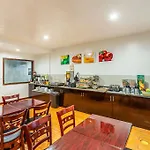 Quality Inn Near Sunset Park 